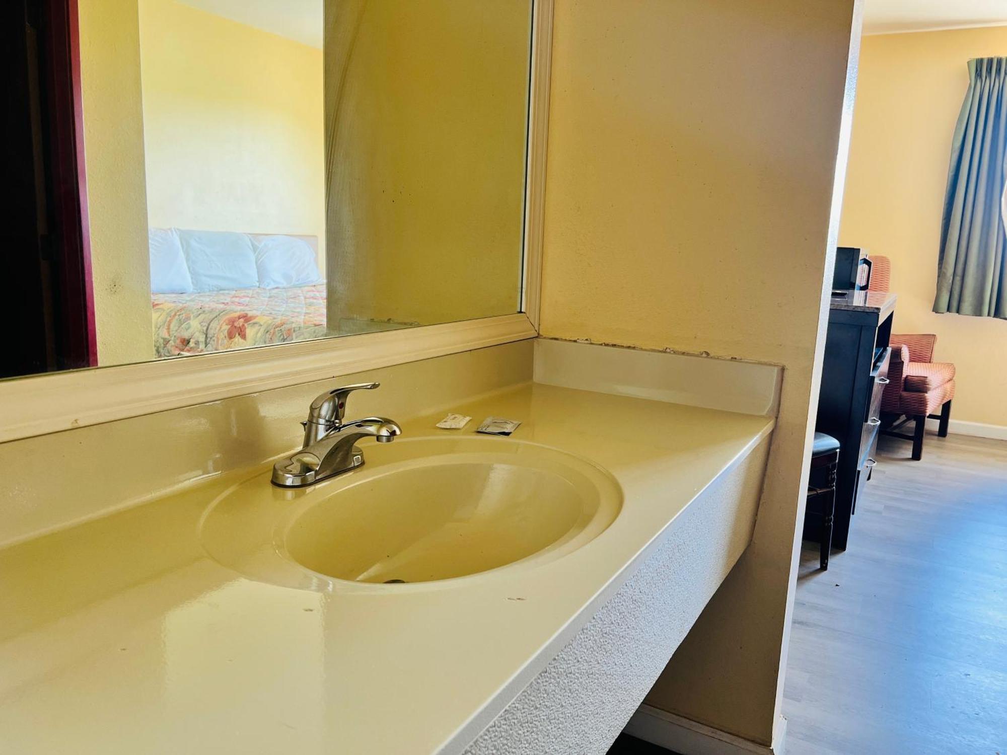 Rosewood Inn By Oyo Union City I-69 Exteriör bild